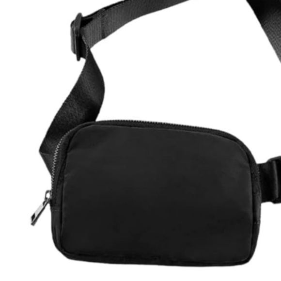 NWOT RARE Most Wanted USA Convertible Belt Bag in Black OS - Picture 2 of 14